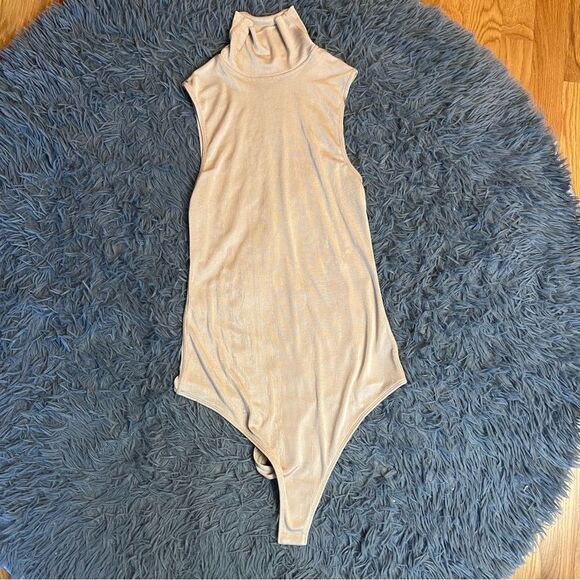 Alix NYC Sleeveless Turtleneck Cream Metallic Bodysuit Size L - Picture 1 of 5